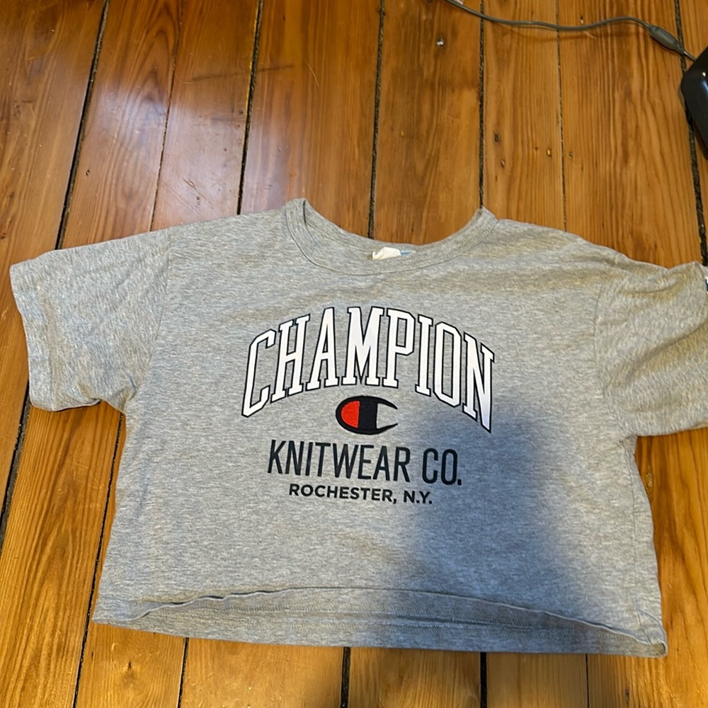 Champion cropped tee size small
